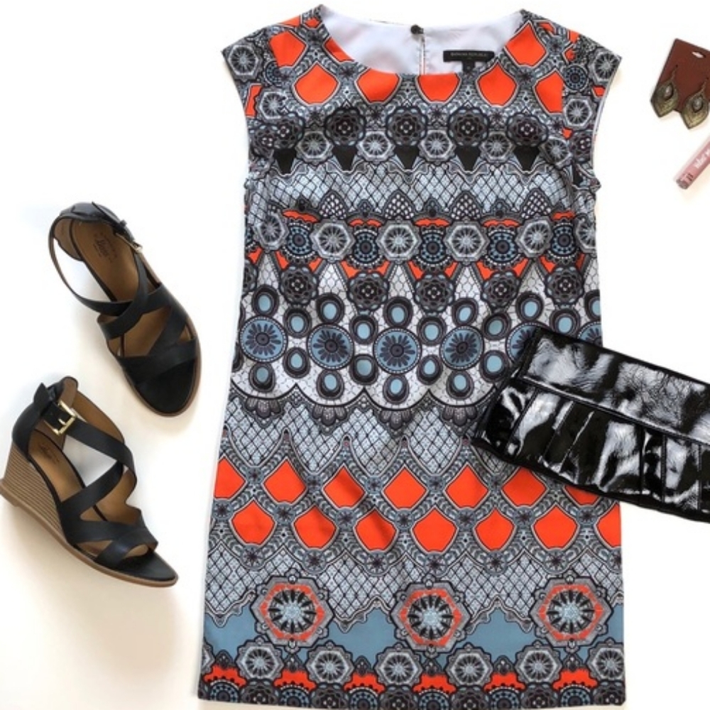 {BR} Medallion Print Sheath Dress